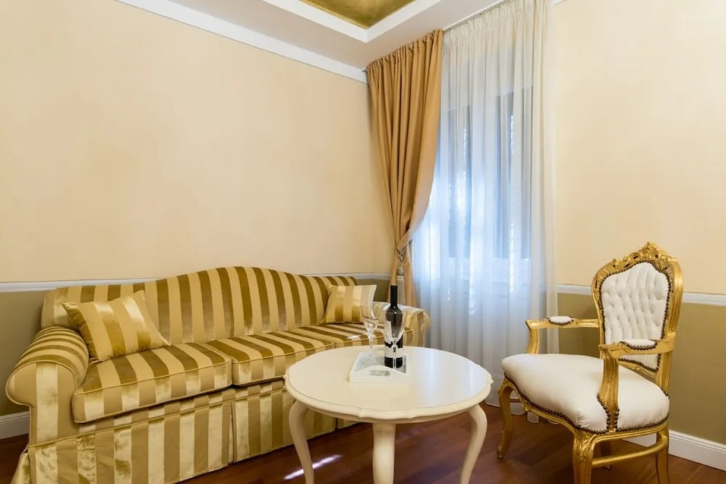 Central Square Heritage Hotel 32/80