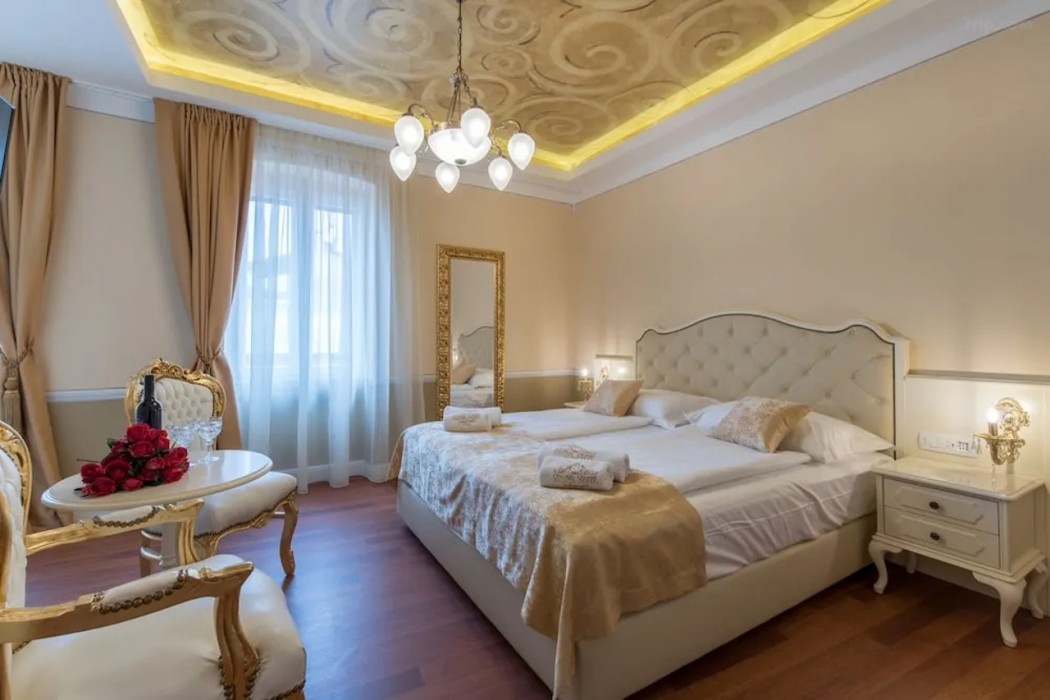 Central Square Heritage Hotel 17/80