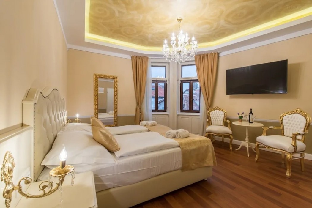 Central Square Heritage Hotel 16/80