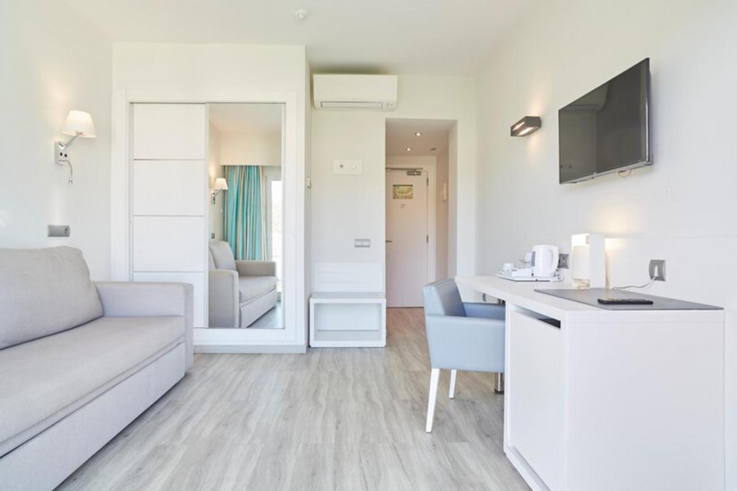 Invisa Hotel Es Pla - Adults Only 15/68