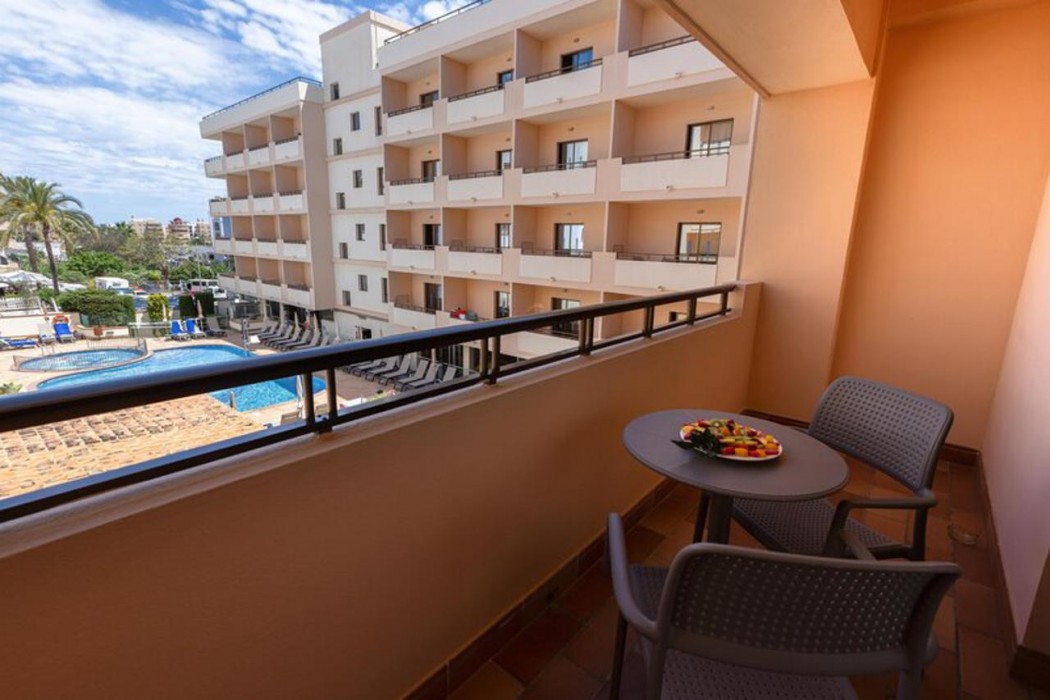 Invisa Hotel La Cala 24/99