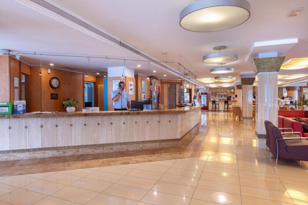 Invisa Hotel La Cala 78/99