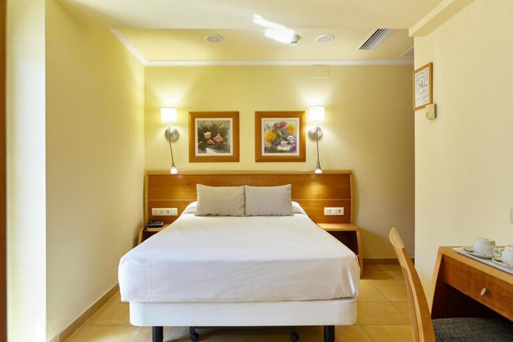 Invisa Hotel La Cala 35/99