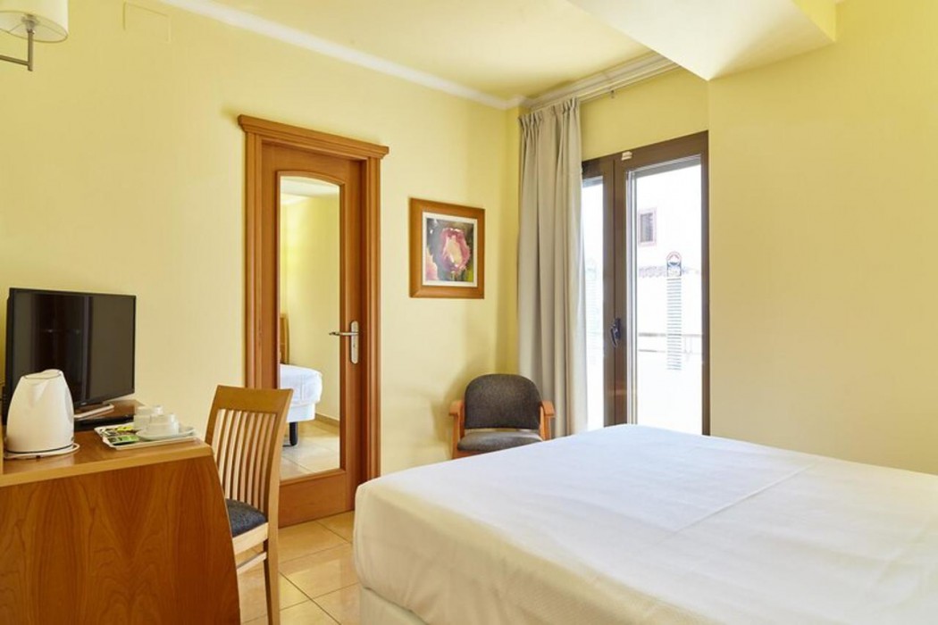 Invisa Hotel La Cala 26/99