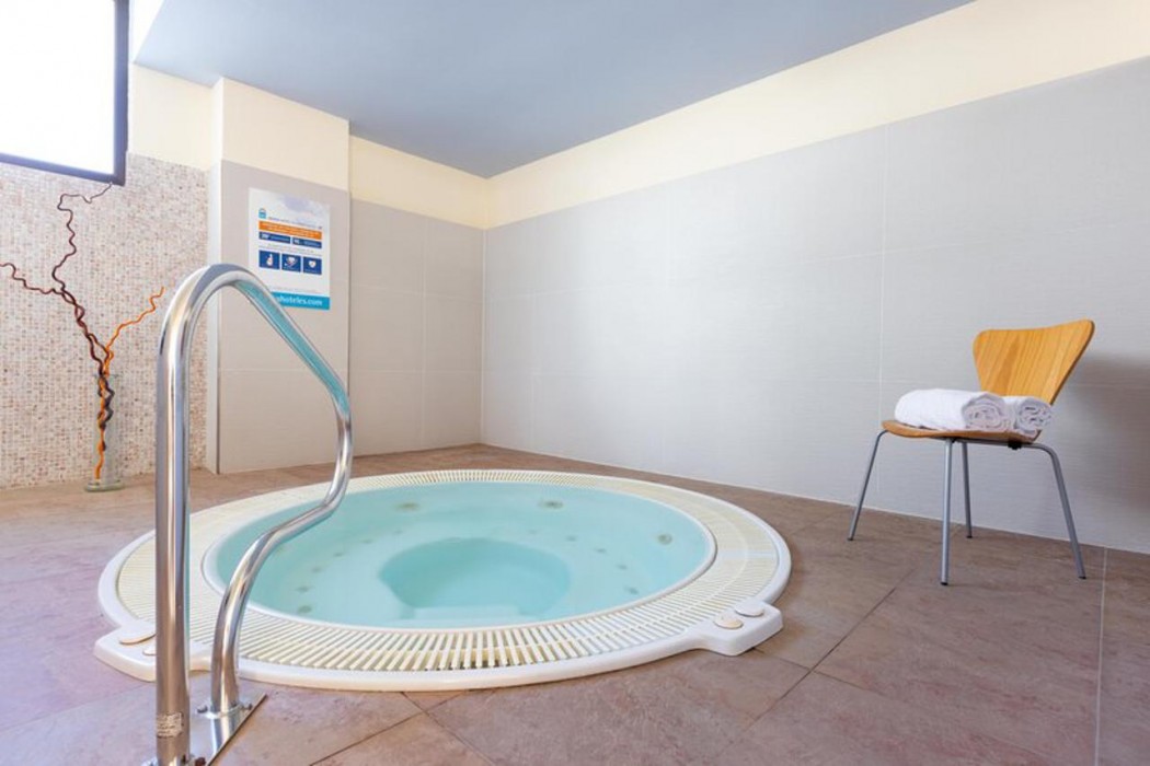 Invisa Hotel La Cala 61/99