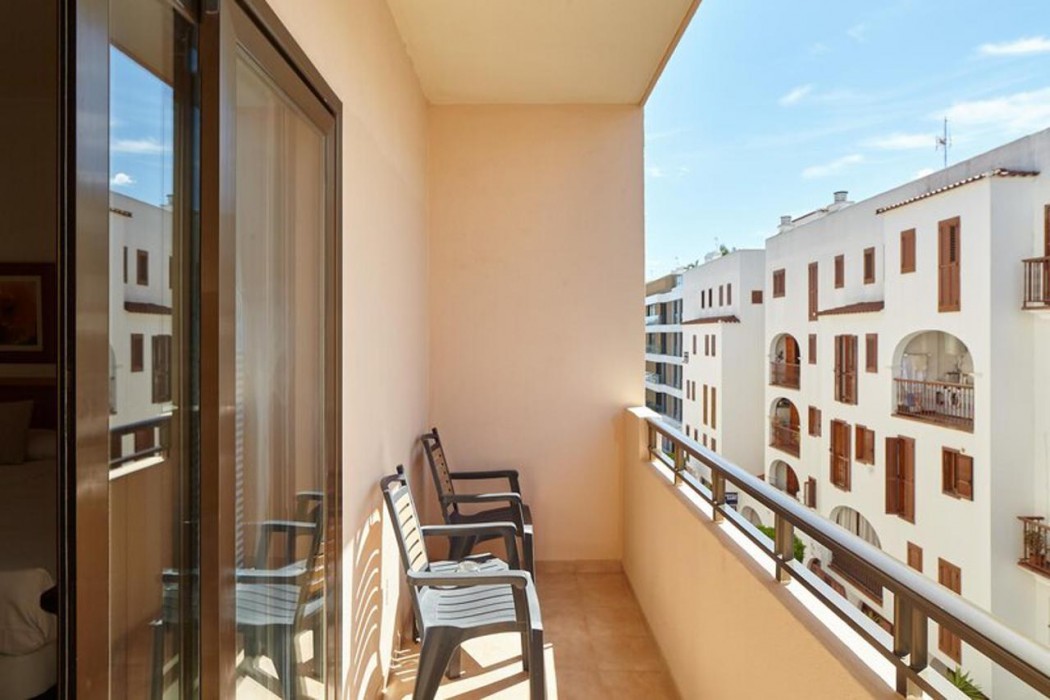 Invisa Hotel La Cala 38/99