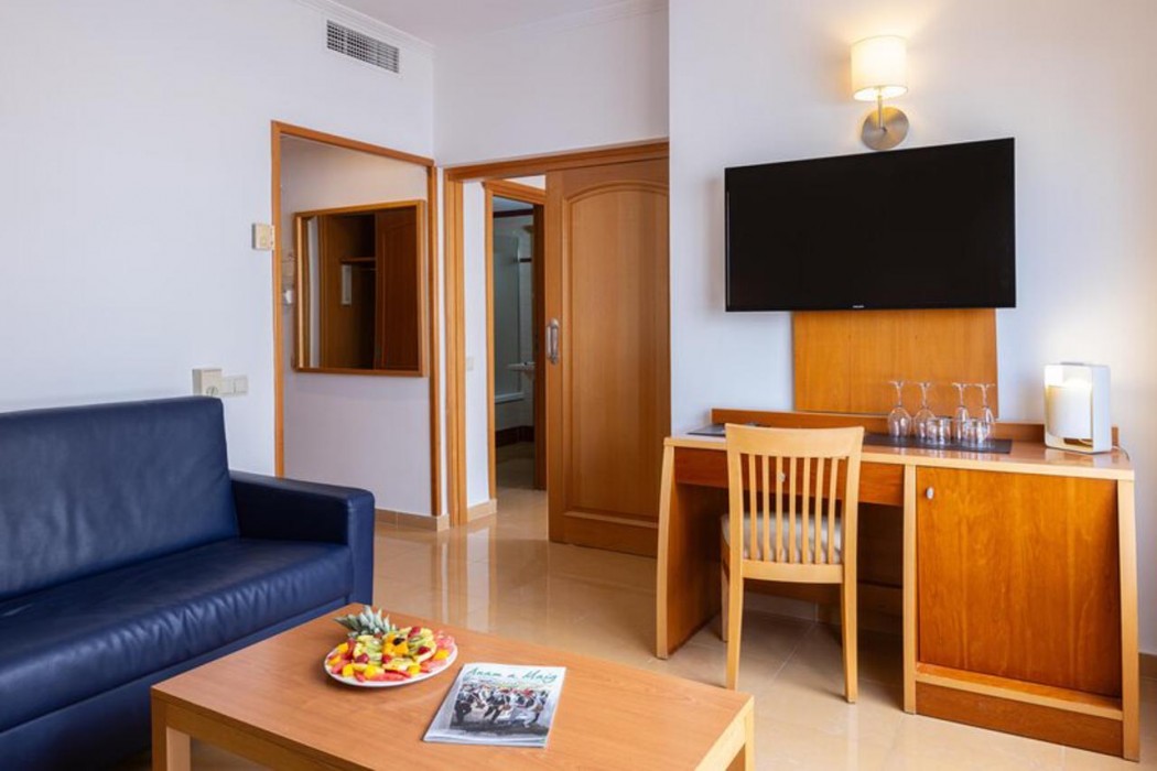 Invisa Hotel La Cala 30/99