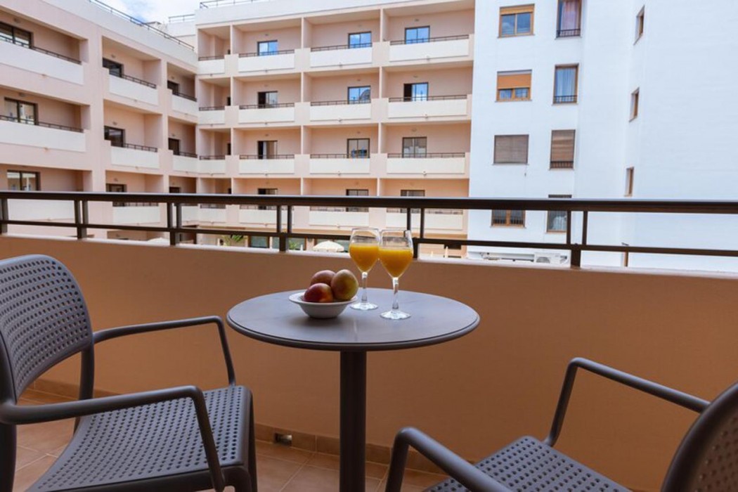 Invisa Hotel La Cala 32/99