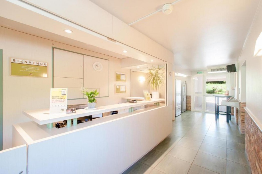 Lobby at B&B HOTEL Saclay, GIF-SUR-YVETTE