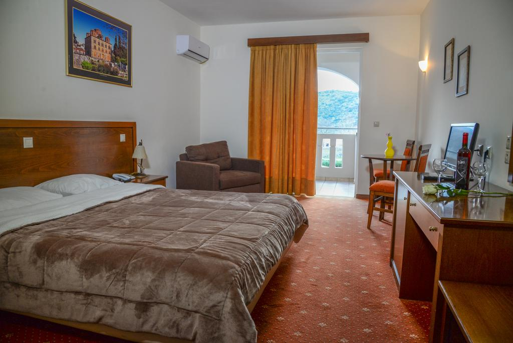 Arta Palace Hotel 5/52