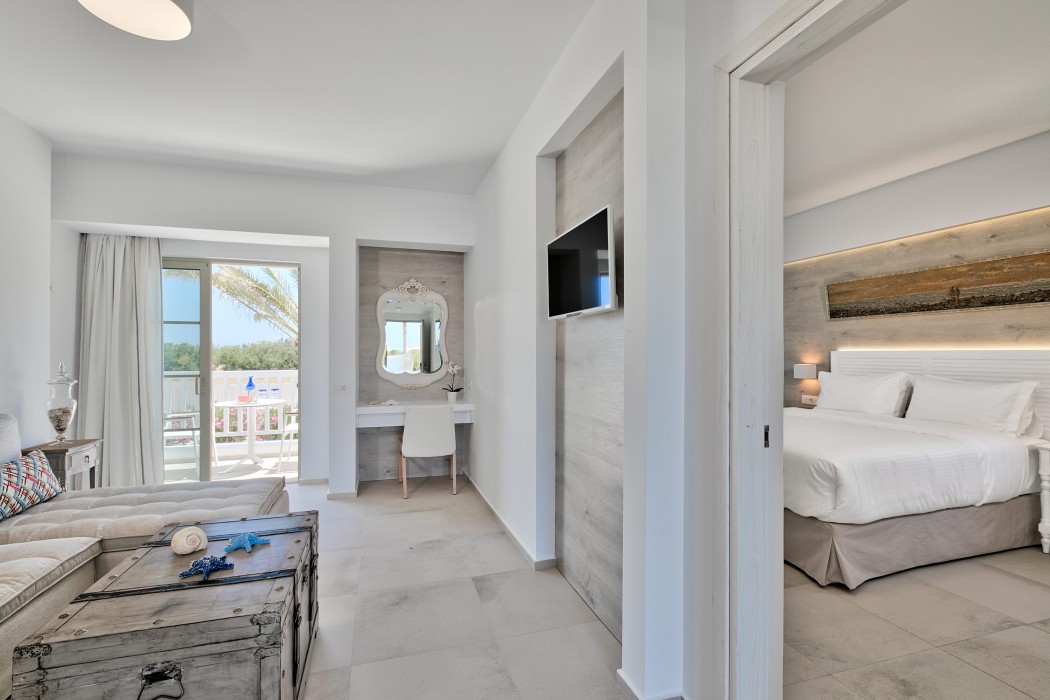 White Pearls Luxury Suites - Adults Only 11/69
