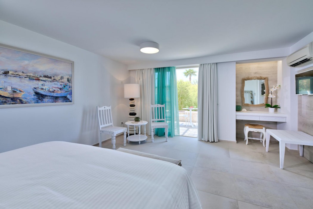 White Pearls Luxury Suites - Adults Only 17/69