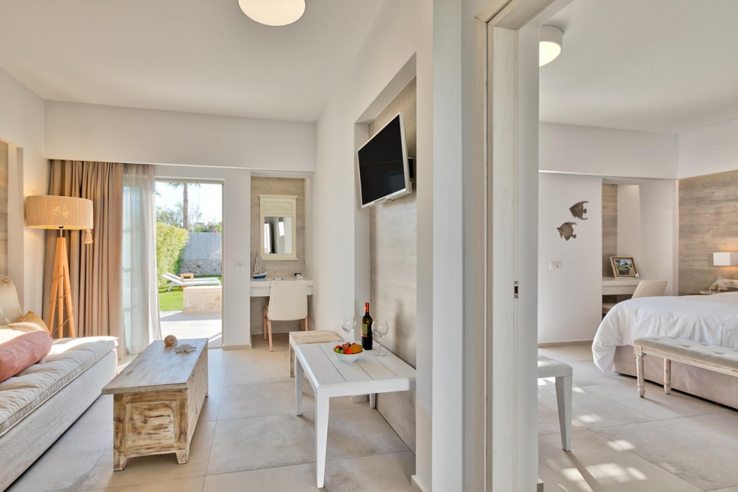 White Pearls Luxury Suites - Adults Only 15/69