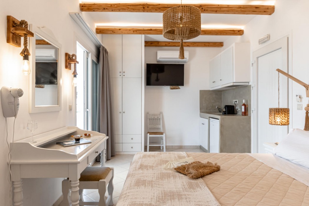 Glaronissi Beach 16/65