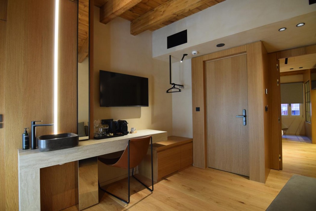 Consolato Boutique Suites 15/94