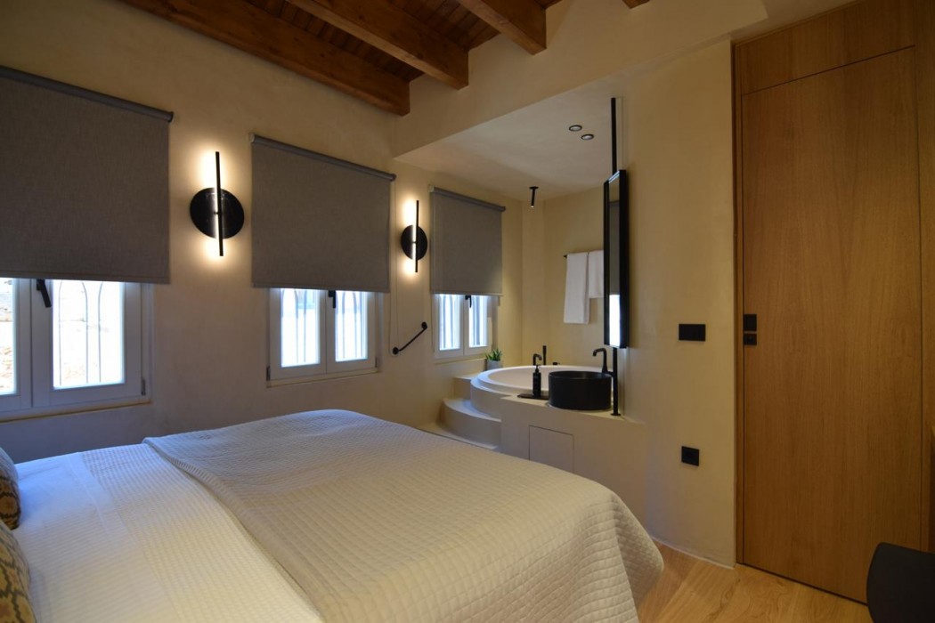 Consolato Boutique Suites 10/94