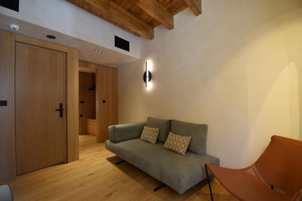 Consolato Boutique Suites 9/94