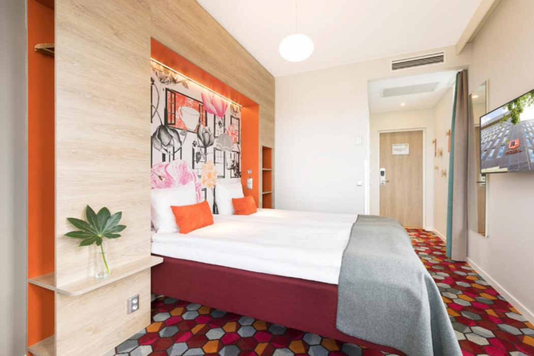 Motel L Alvsjo 6/30