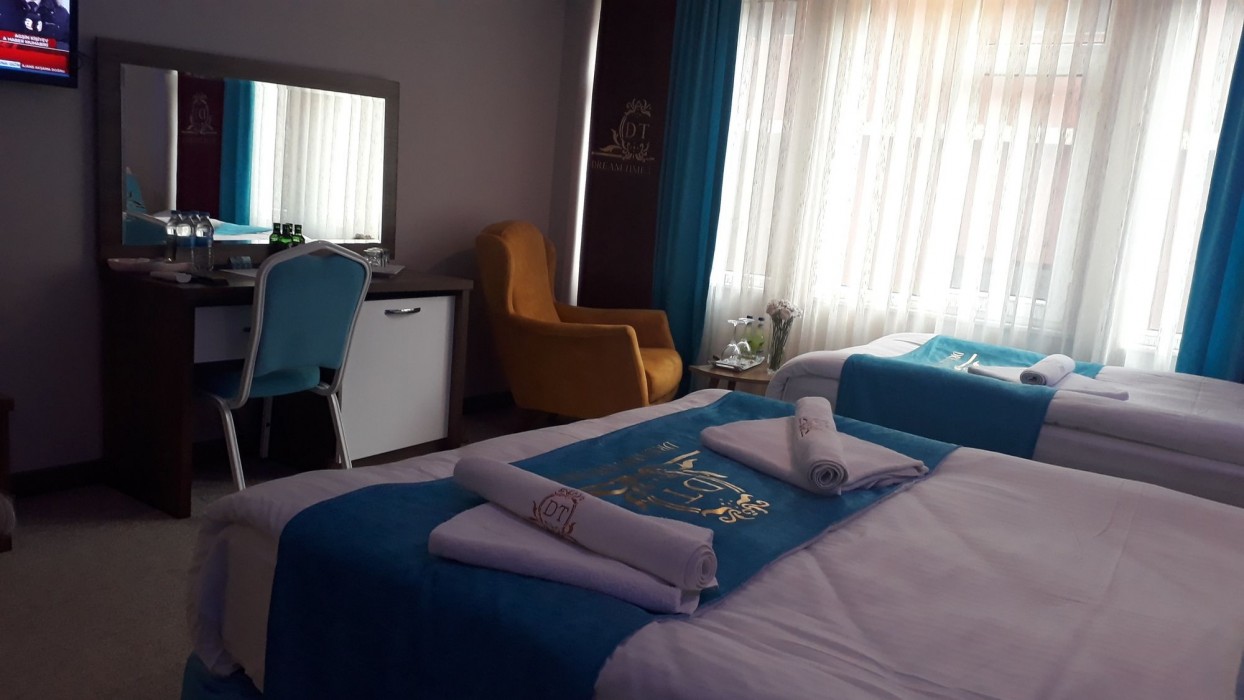 Dream Time Hotel 5/31