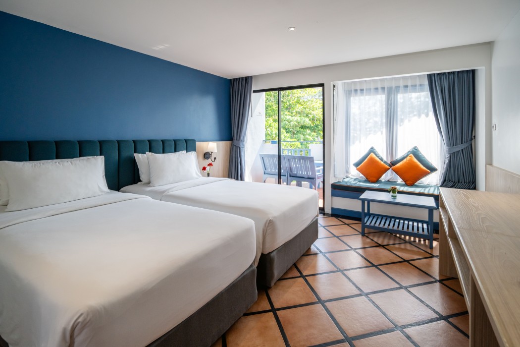 Phuket Island View Resort 27/76