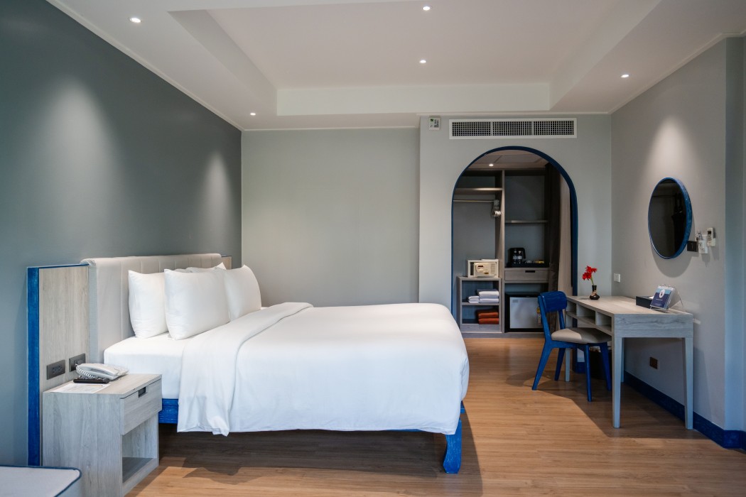 Phuket Island View Resort 24/76