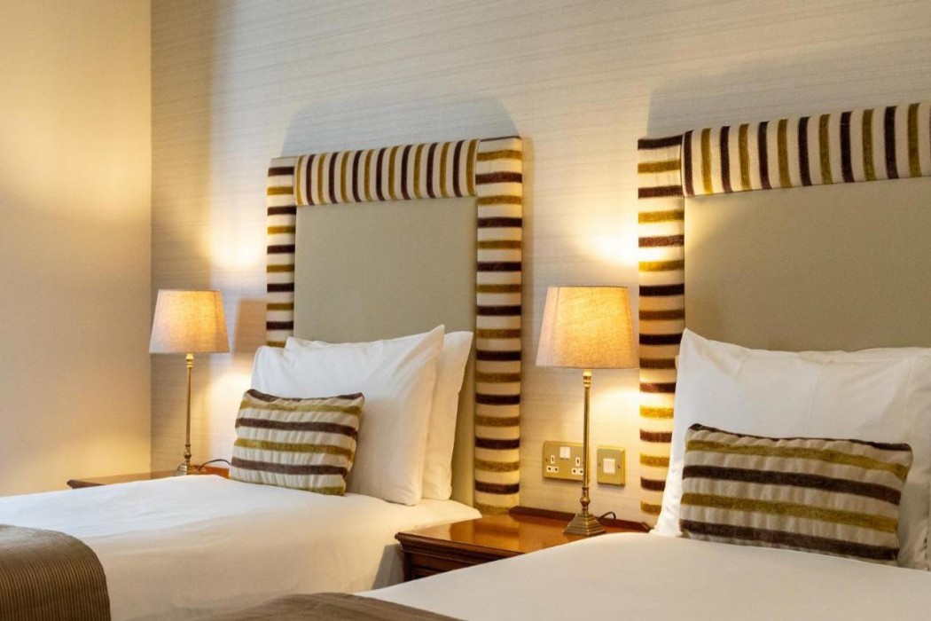 Bracken Court Hotel 13/60