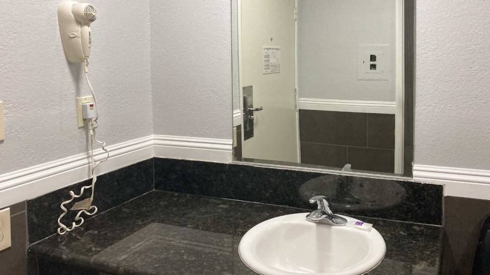 Motel6 Glendale, CA – Pasadena Burbank Los Angeles 15/46