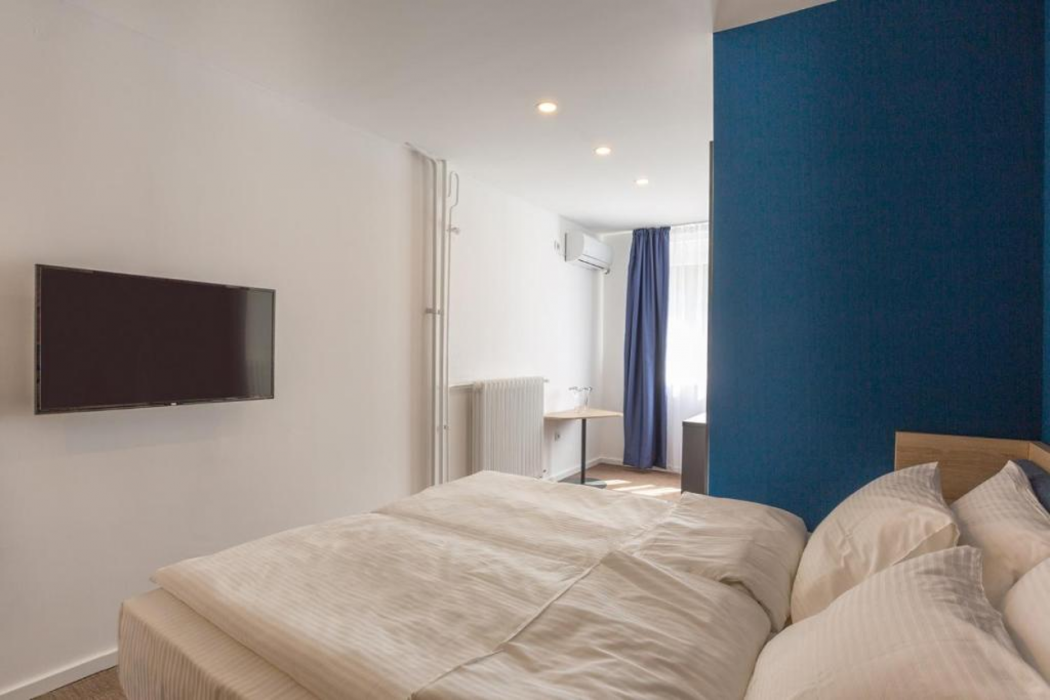 Premium Crown Suites 9/47