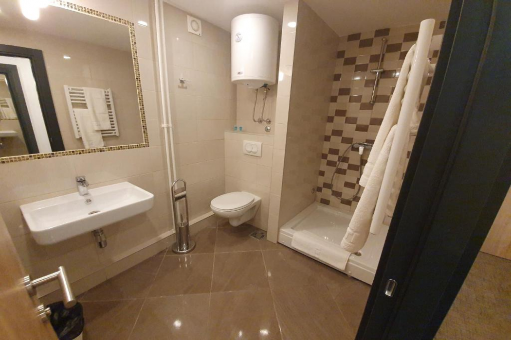 Premium Crown Suites 11/47
