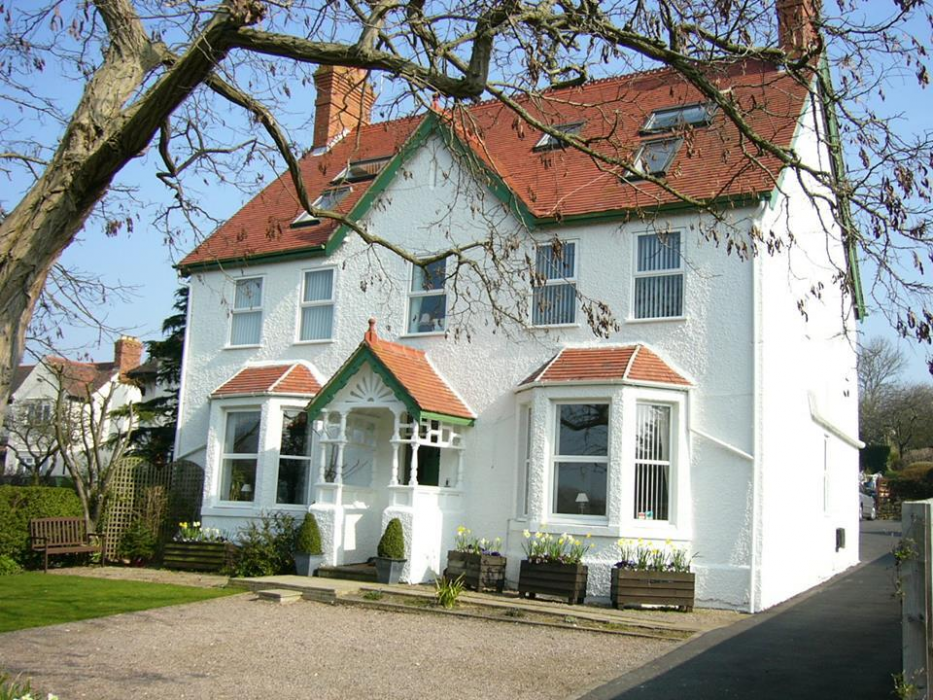 Brooklands Hotel Bed And Breakfast Bournemouth 1/32