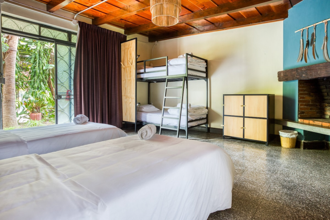 Socialtel Atitlan Guatemala 9/60