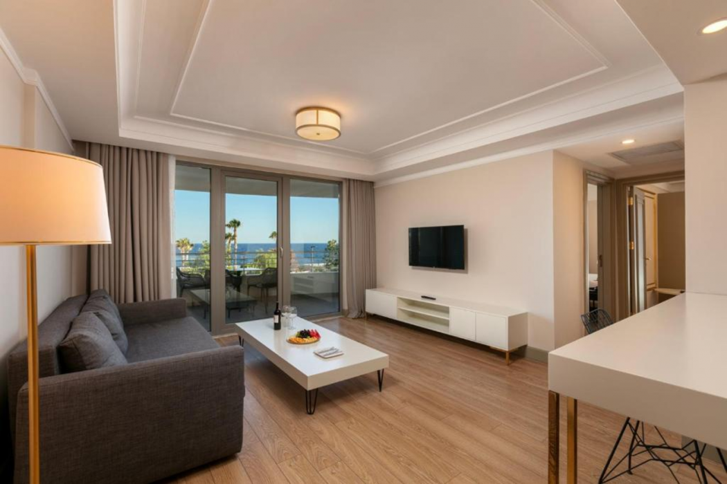 REO Hotel & Spa 24/69