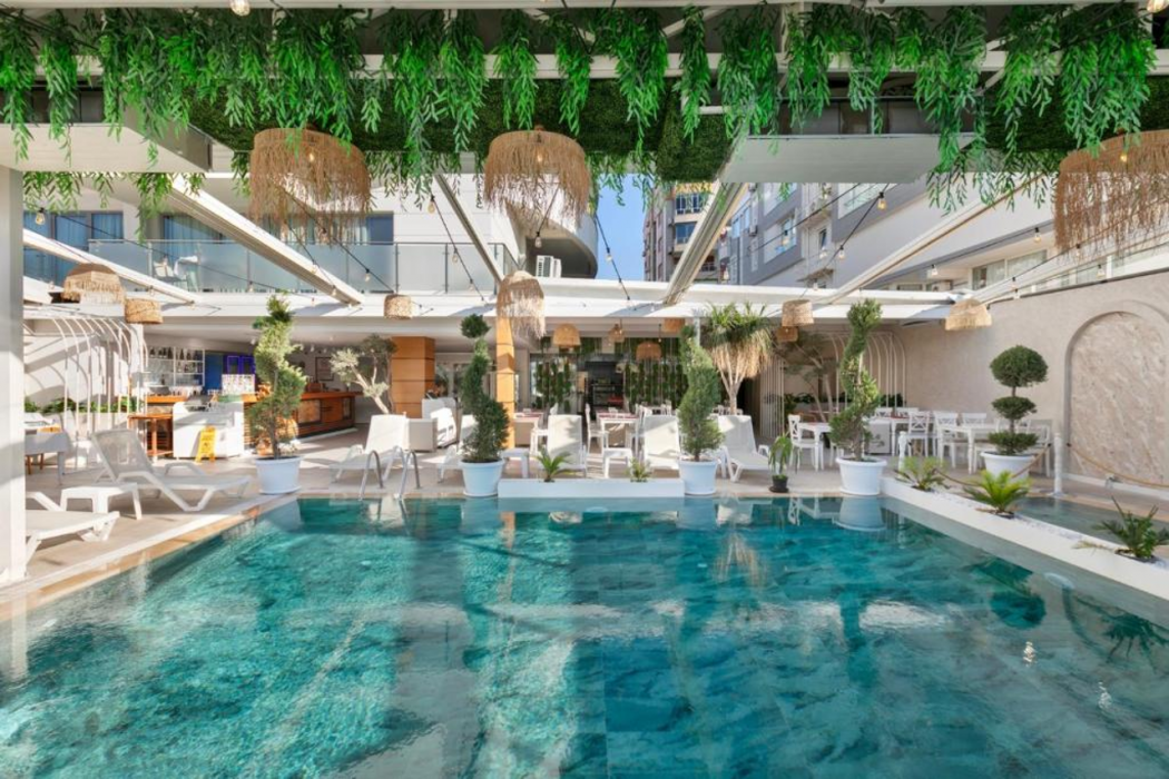 REO Hotel & Spa 34/69
