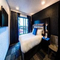 Roomzzz Chester City 20/77