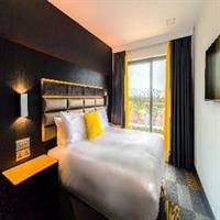 Roomzzz Chester City 10/77