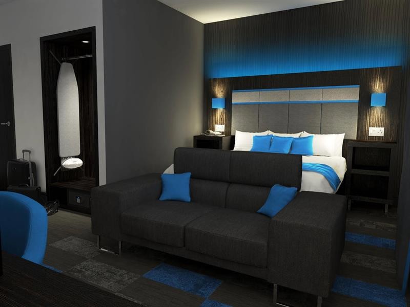 Roomzzz Chester City 42/77