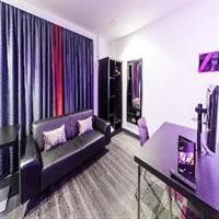 Roomzzz Chester City 19/77
