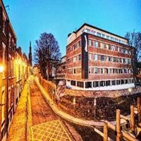 Roomzzz Chester City 26/77