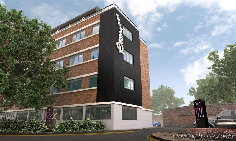 Roomzzz Chester City 44/77