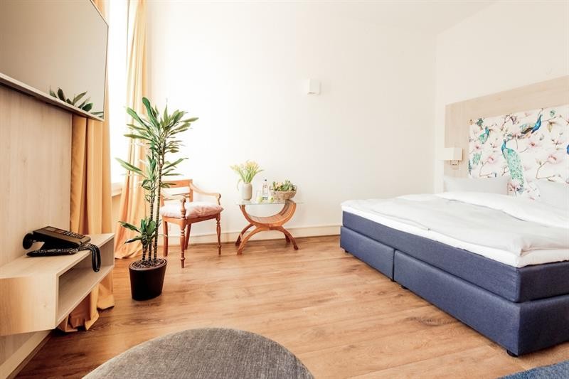 Denner Hotel 34/100