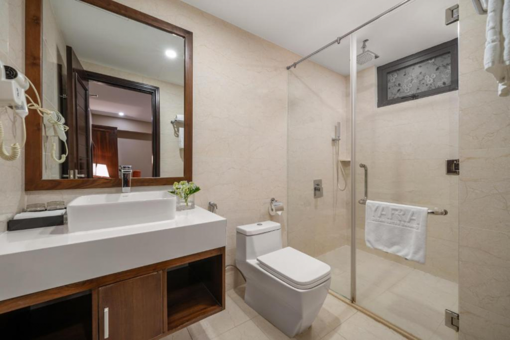 Yarra Ocean Suites Danang 15/58