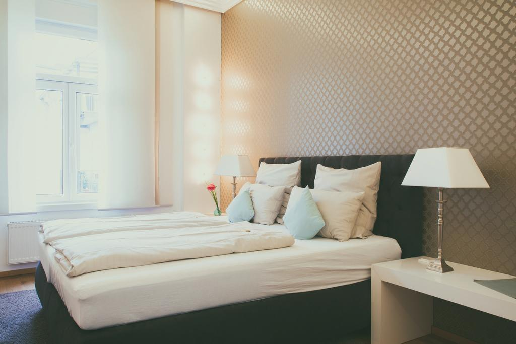 Helvetia Suites 6/52
