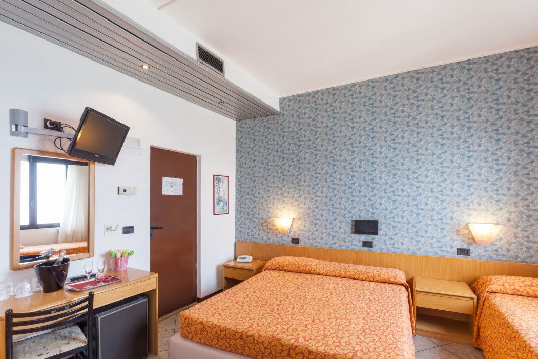 Hotel Aurora 34/74