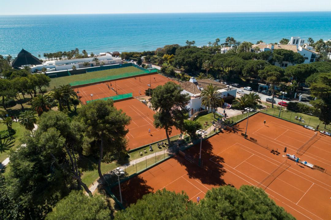 Don Carlos Marbella 46/80