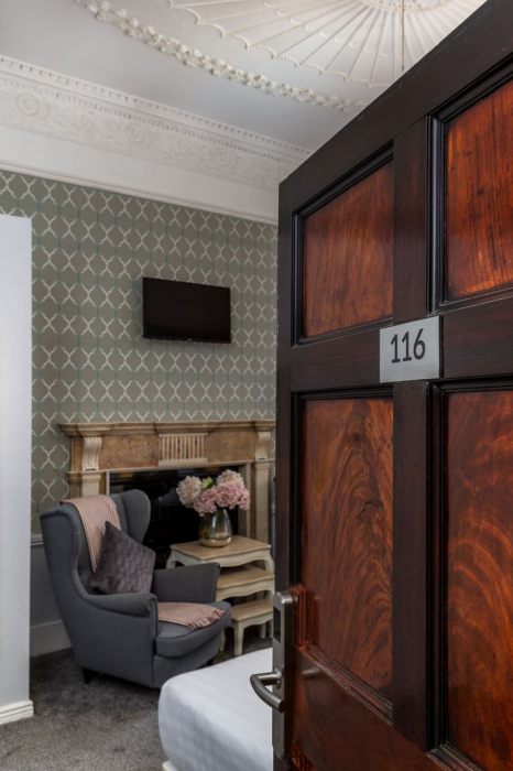 Clifden House by Nina 25/36