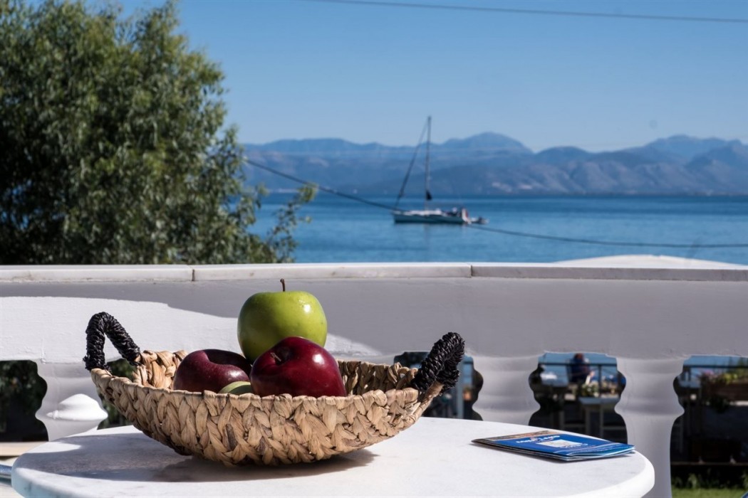 Christina Hotel Petriti 14/16