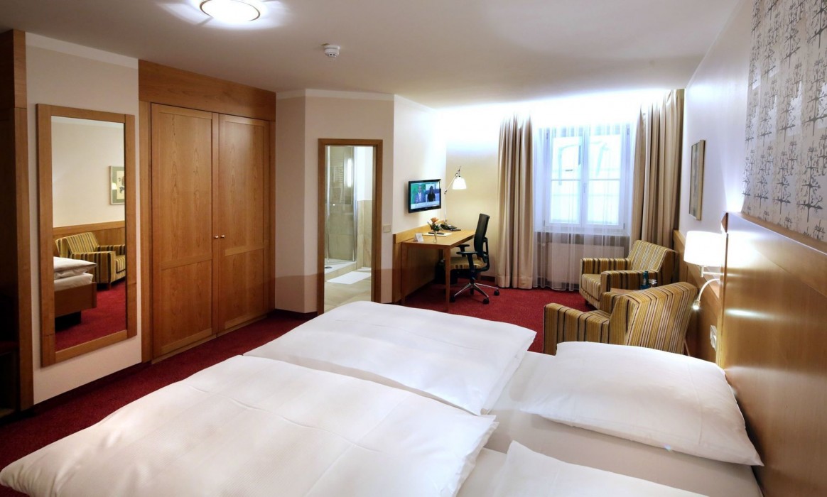 Hotel Bayerischer Hof. 11/31