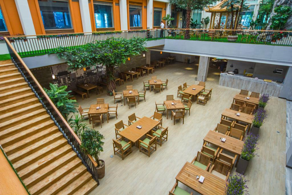 MEHOOD LESTIE HOTEL 20/53