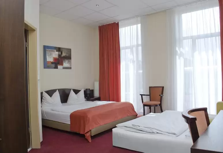 Hotel Polo Am Zob 15/54