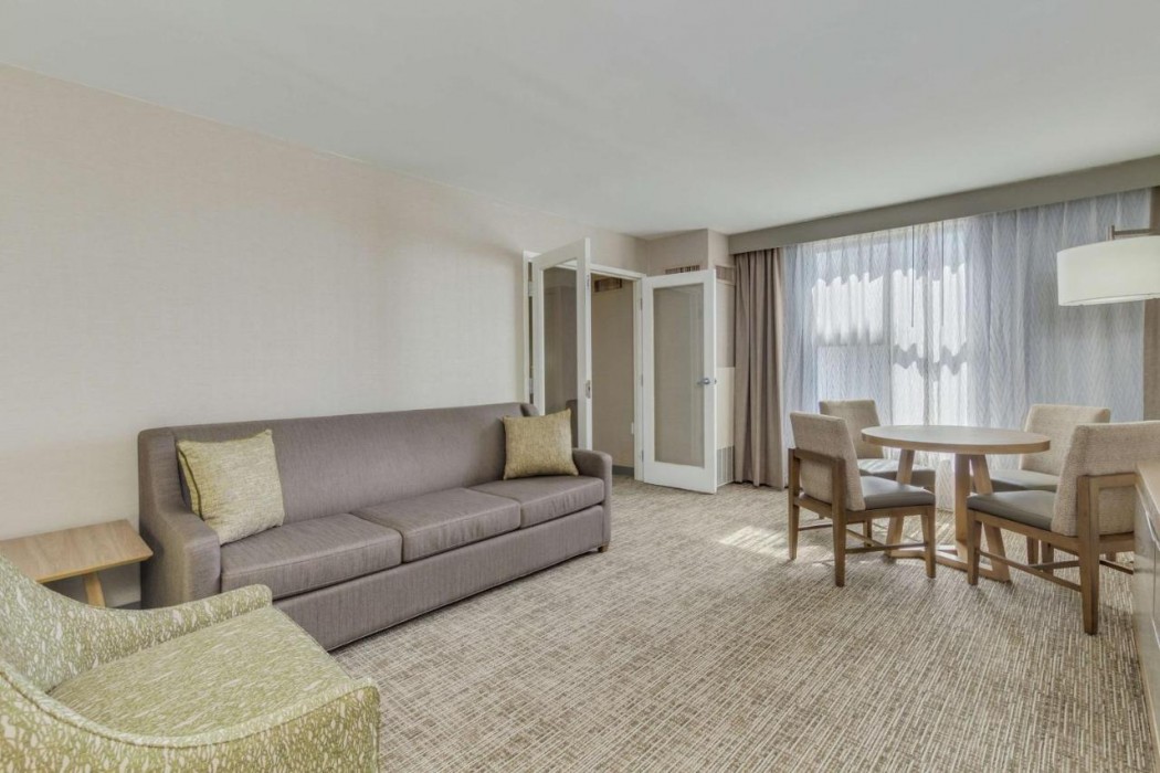 DoubleTree by Hilton Phoenix Chandler 9/36